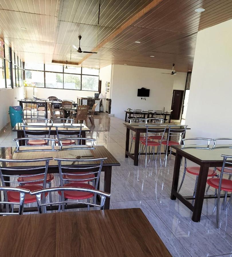 Maavaa Dreamland Apartment Lansdowne Luaran gambar